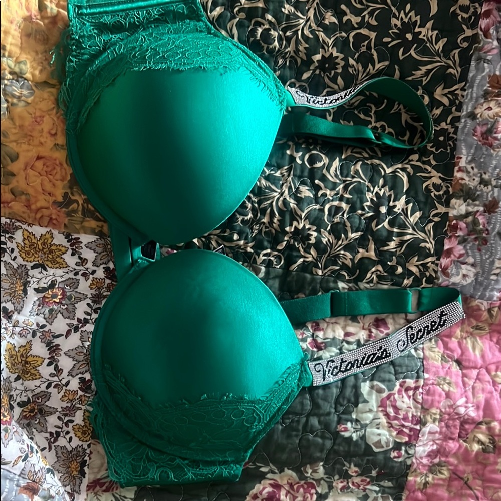 Victoria's Secret Green Lace Bra/ Very Sexy Push-up